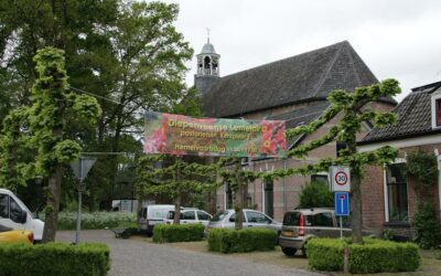 Hemelvaartsdag: Lentefair in de pastorietuin in Diepenveen