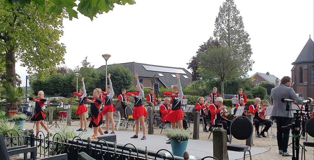 Zonnige klanken op de Boerhaar tijdens het zomerconcert van Amicitia